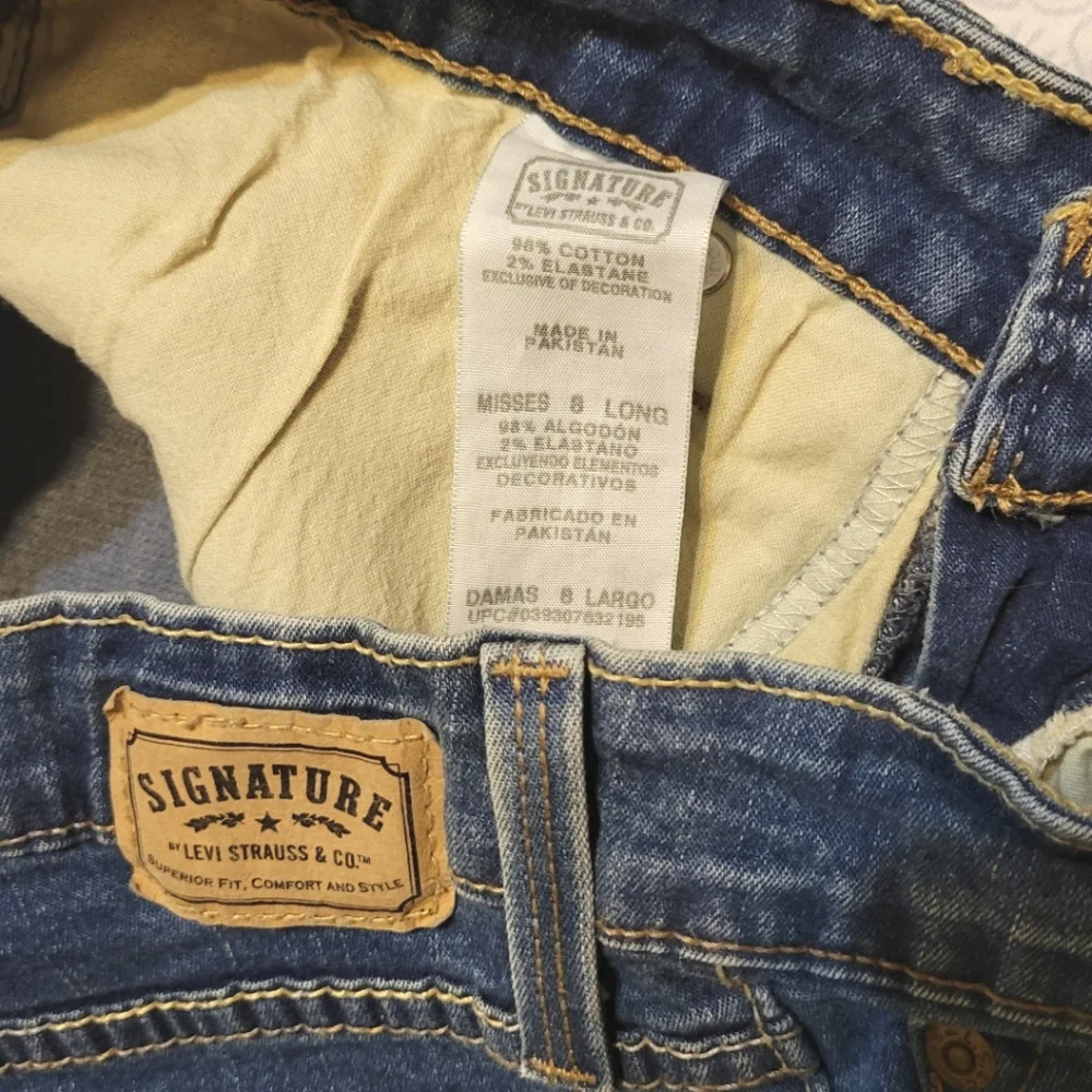 Levi's Signature Bootcut Jeans SIZE 8 LONG - 33